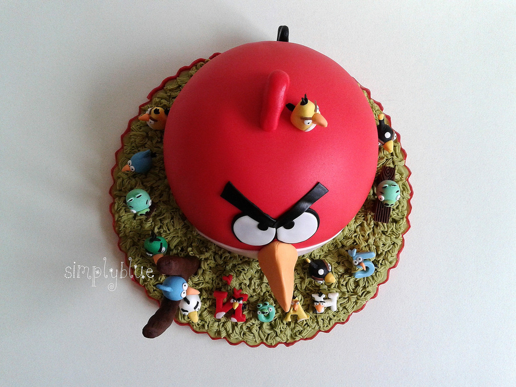 Angry birds cake