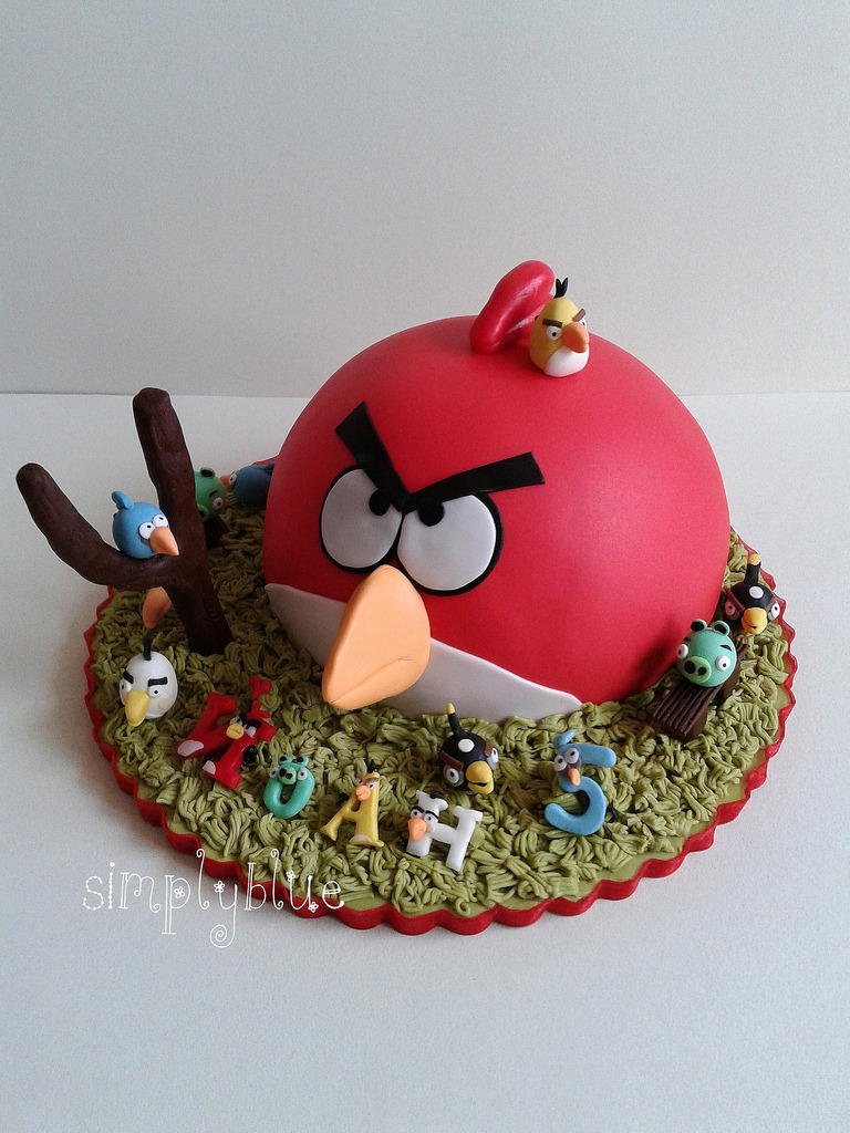 Angry birds cake