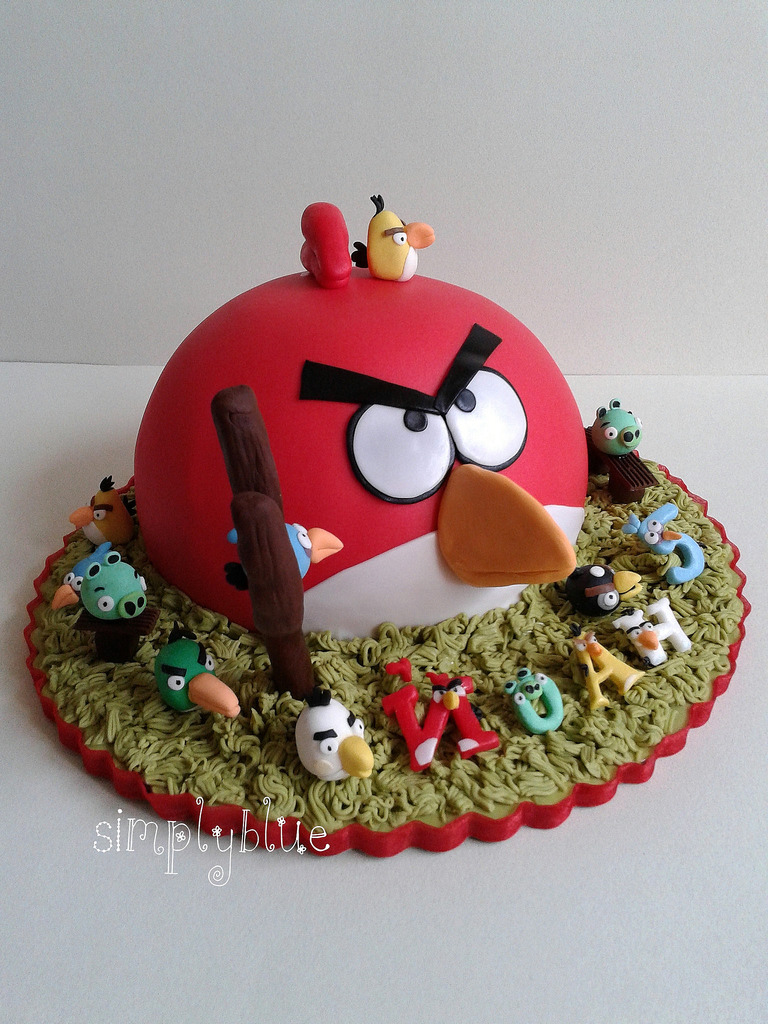 Angry birds cake