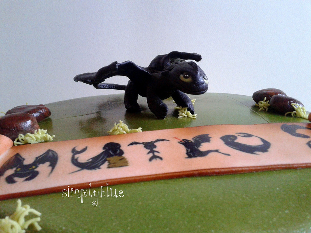 Toothless cake