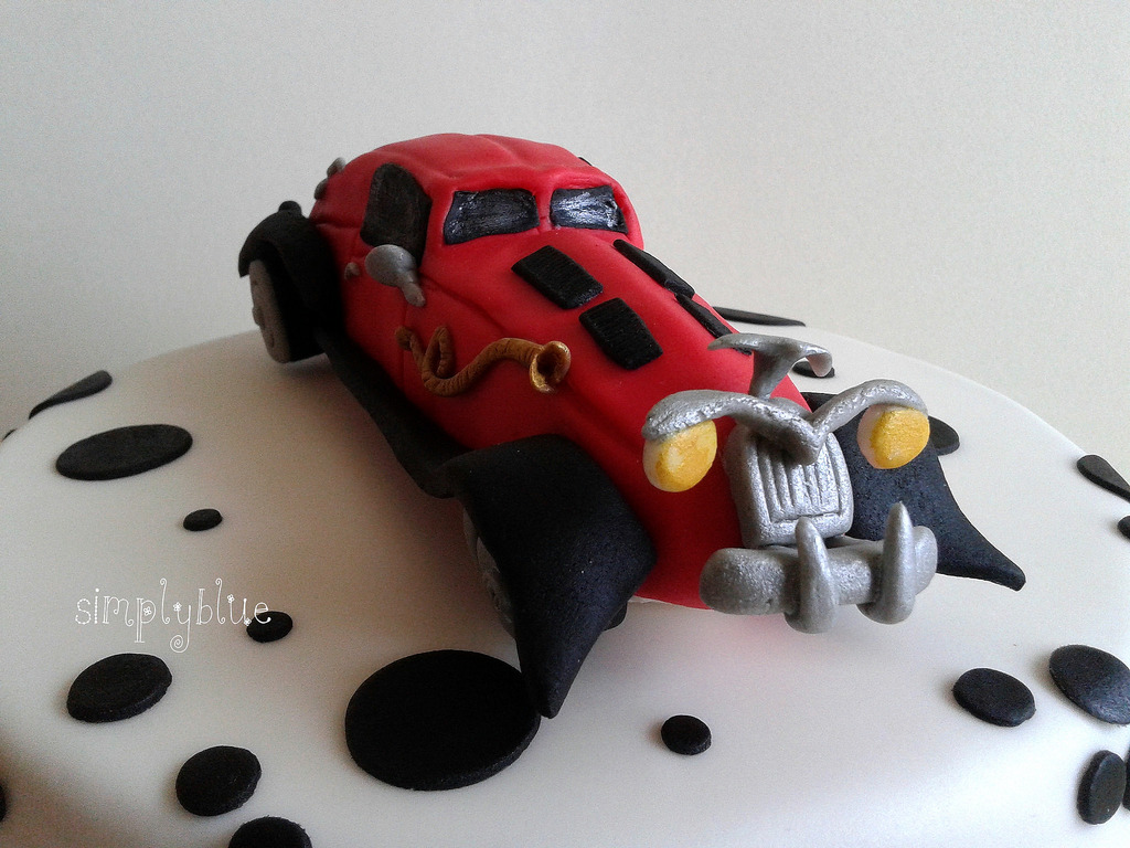 car Cruella de Vil cake