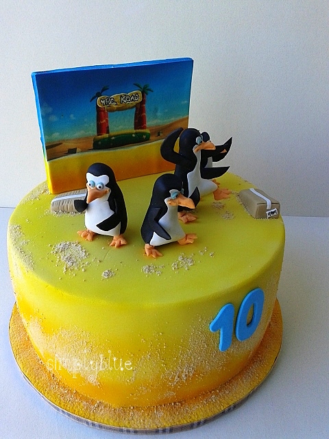 Penguins of Madagascar cake
