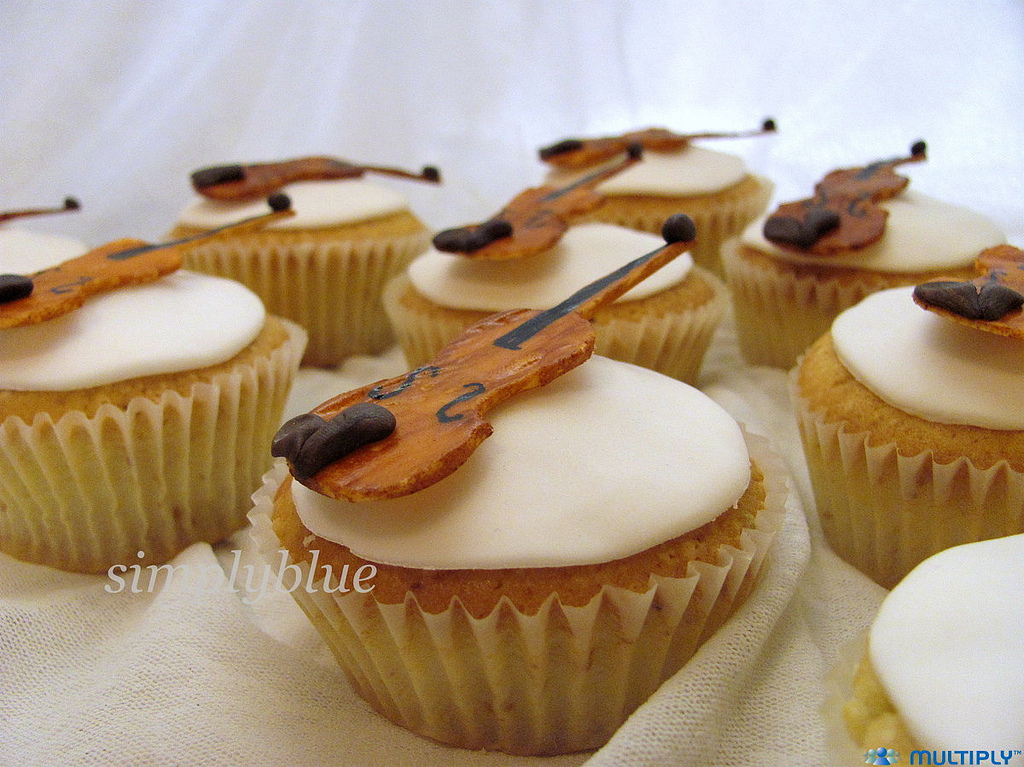 viola cupcakes