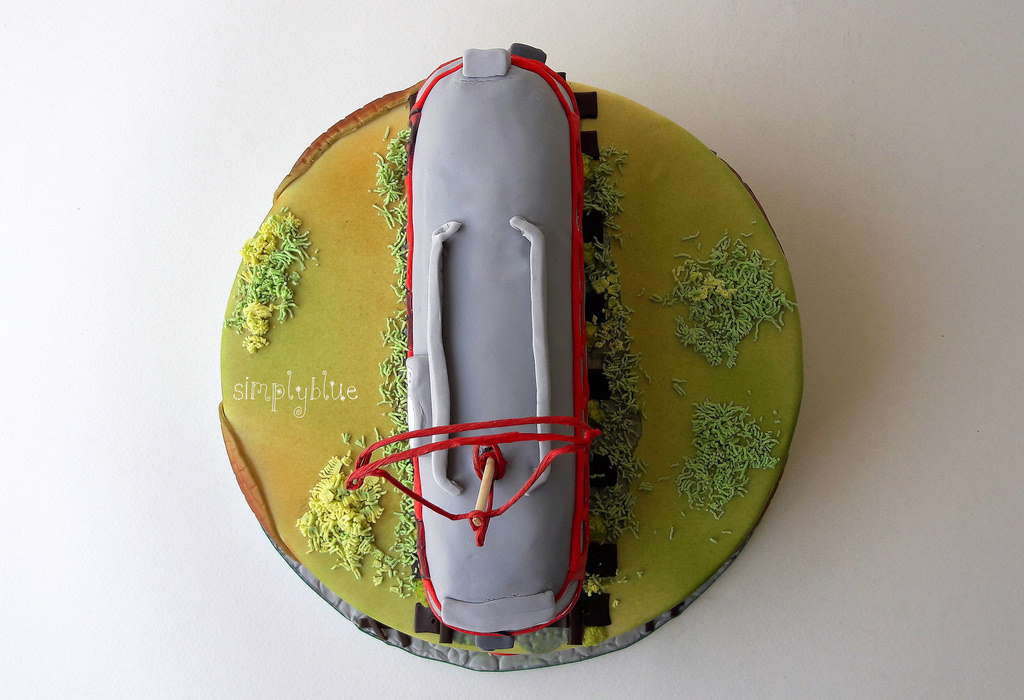 Tramcar and Chuggington trein cake