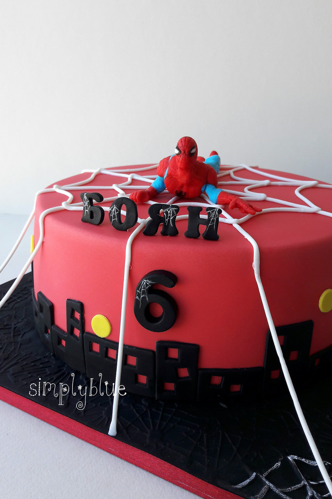 Spiderman cake