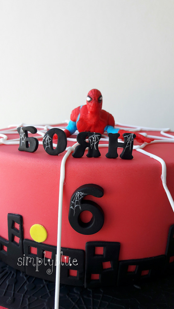 Spiderman cake