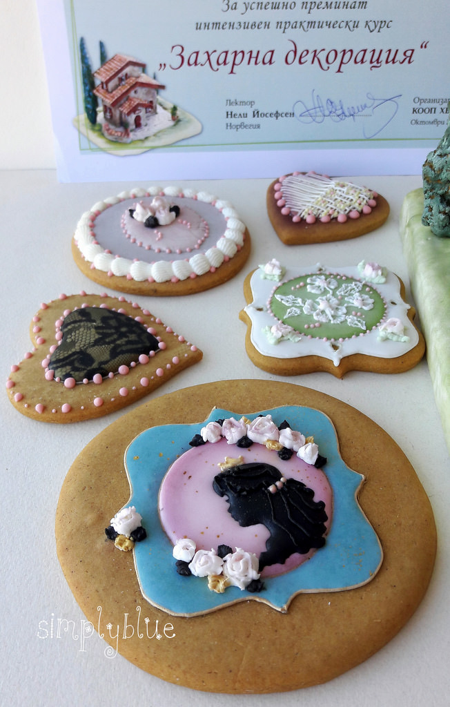 Sugar decoration with Royal Ising